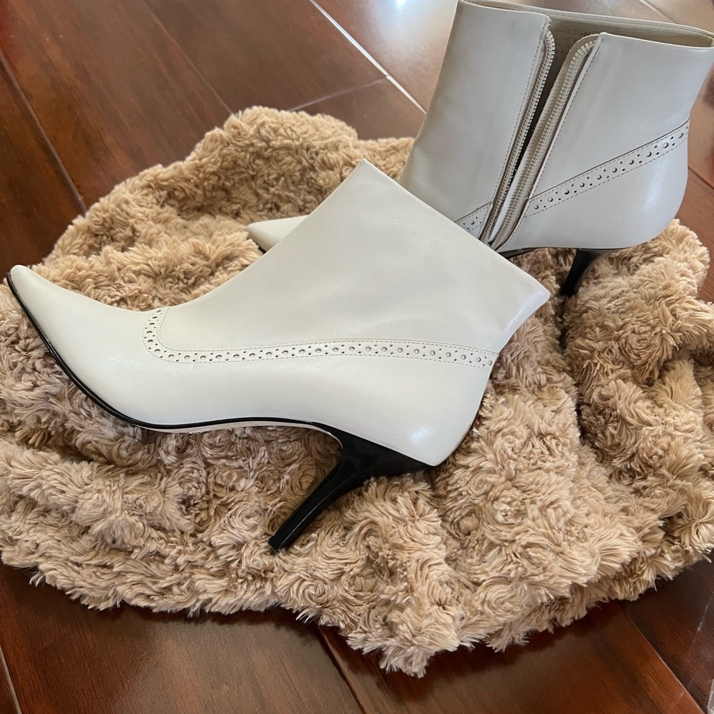 Brand new Franco Sarto high heels Ivory Calf boots size 7 1/2